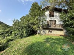 Casa Bi/Trifamiliare in Residenziale