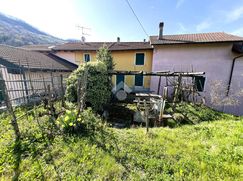 Casa Bi/Trifamiliare in Residenziale