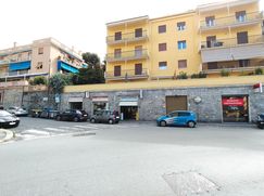 Negozio/Locale commerciale in Commerciale