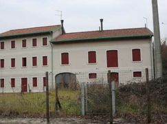 Casa Bi/Trifamiliare in Residenziale