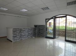Negozio/Locale commerciale in Commerciale