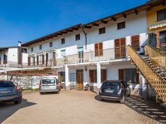 Casa Bi/Trifamiliare in Residenziale