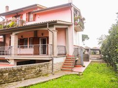Casa Bi/Trifamiliare in Residenziale