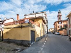 Casa Bi/Trifamiliare in Residenziale