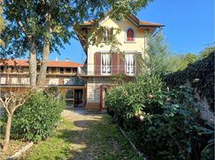 Casa Bi/Trifamiliare in Residenziale