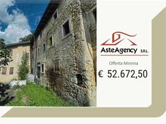 Casa Bi/Trifamiliare in Residenziale