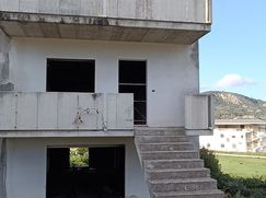 Casa Bi/Trifamiliare in Residenziale