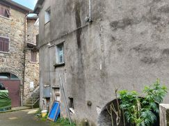 Casa Bi/Trifamiliare in Residenziale