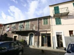 Negozio/Locale commerciale in Commerciale