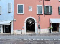 Negozio/Locale commerciale in Commerciale