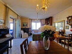 Casa Bi/Trifamiliare in Residenziale