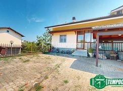Casa Bi/Trifamiliare in Residenziale