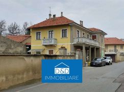 Casa Bi/Trifamiliare in Residenziale