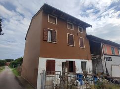 Casa Bi/Trifamiliare in Residenziale