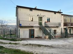 Casa Bi/Trifamiliare in Residenziale
