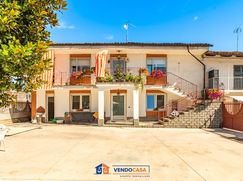 Casa Bi/Trifamiliare in Residenziale