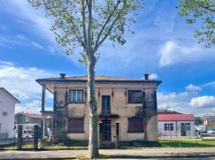 Casa Bi/Trifamiliare in Residenziale