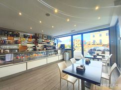 Attività/Licenza (con o senza mura) in Commerciale