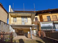 Casa Bi/Trifamiliare in Residenziale