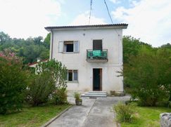 Casa Bi/Trifamiliare in Residenziale