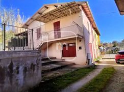 Casa Bi/Trifamiliare in Residenziale