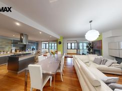 Casa Bi/Trifamiliare in Residenziale