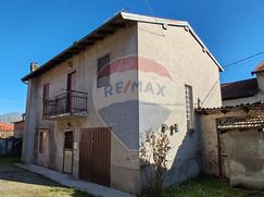 Casa Bi/Trifamiliare in Residenziale