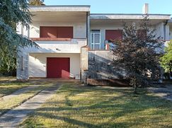 Casa Bi/Trifamiliare in Residenziale