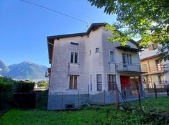 Casa Bi/Trifamiliare in Residenziale