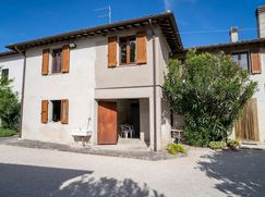 Casa Bi/Trifamiliare in Residenziale