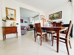 Casa Bi/Trifamiliare in Residenziale