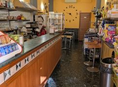 Attività/Licenza (con o senza mura) in Commerciale
