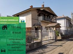 Casa Bi/Trifamiliare in Residenziale