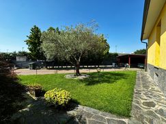 Casa Bi/Trifamiliare in Residenziale