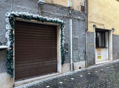 Negozio/Locale commerciale in Commerciale