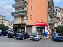Negozio/Locale commerciale in Commerciale