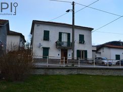 Casa Bi/Trifamiliare in Residenziale