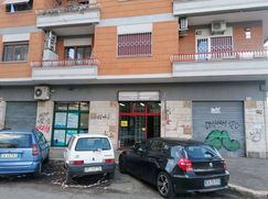Negozio/Locale commerciale in Commerciale