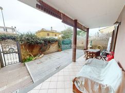 Casa Bi/Trifamiliare in Residenziale