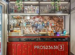 Attività/Licenza (con o senza mura) in Commerciale