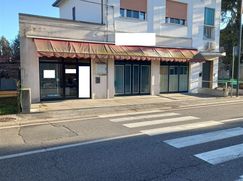 Negozio/Locale commerciale in Commerciale