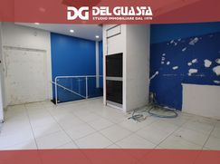 Negozio/Locale commerciale in Commerciale