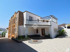 Casa Bi/Trifamiliare in Residenziale
