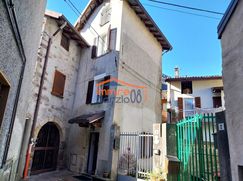 Casa Bi/Trifamiliare in Residenziale