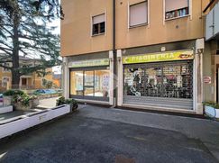 Negozio/Locale commerciale in Commerciale