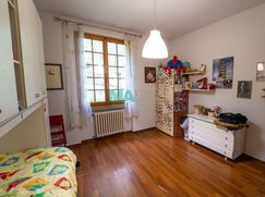 Casa Bi/Trifamiliare in Residenziale