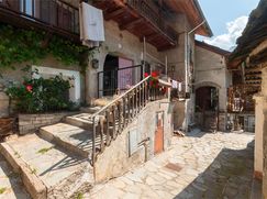 Casa Bi/Trifamiliare in Residenziale