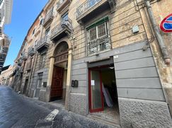 Negozio/Locale commerciale in Commerciale