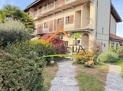 Casa Bi/Trifamiliare in Residenziale