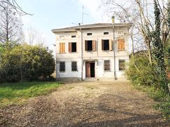 Casa Bi/Trifamiliare in Residenziale